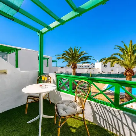 Chez Carmen Allegranza - Pool View - By Lanzarote Lägenhet