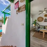 Chez Carmen Allegranza - Pool View - By Lanzarote Apartmán