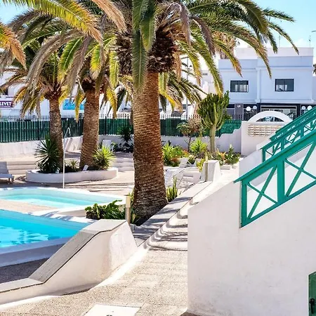 Chez Carmen Allegranza - Pool View - By Lanzarote Appartement