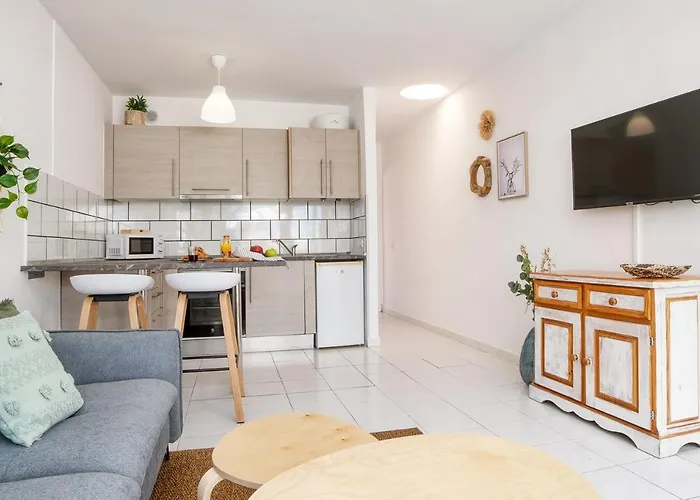 Chez Carmen Allegranza - Pool View - By Lanzarote شقة *